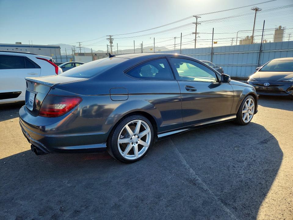 Продаж на аукціоні авто 2013 Mercedes-benz C, vin: WDDGJ4HB6DF961770, номер лоту: 45836126