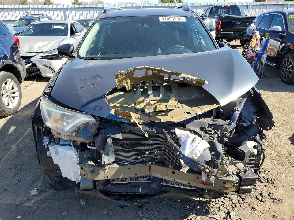 47004546 :رقم المزاد ، 2T3BFREVXHW638165 vin ، 2017 Toyota Rav4 مزاد بيع
