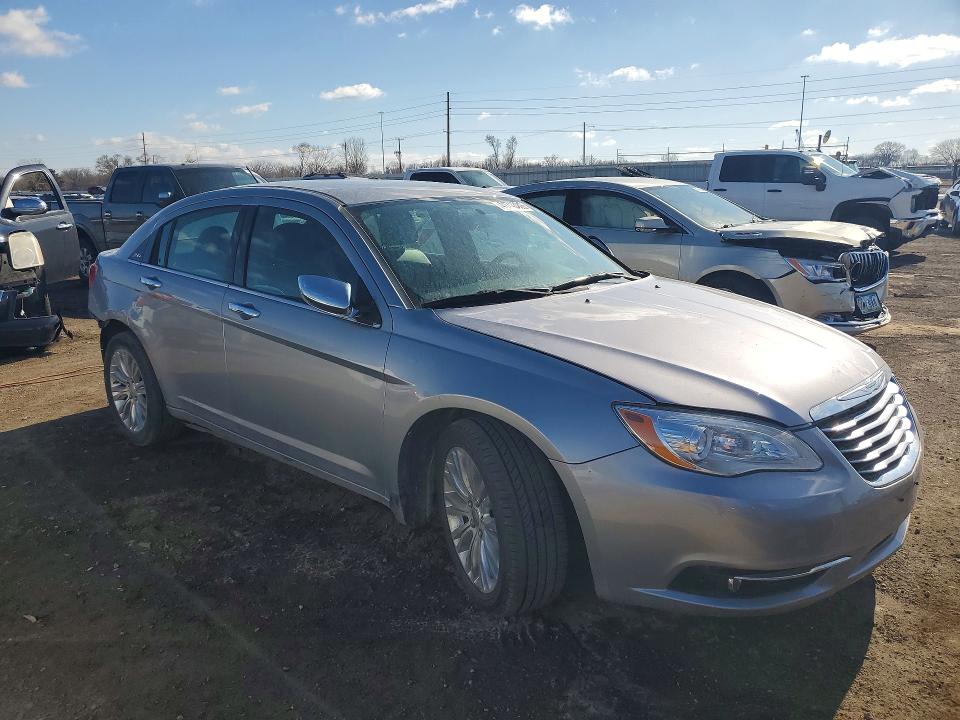 41743026 :رقم المزاد ، 1C3CCBCG6DN739296 vin ، 2013 Chrysler 200 مزاد بيع