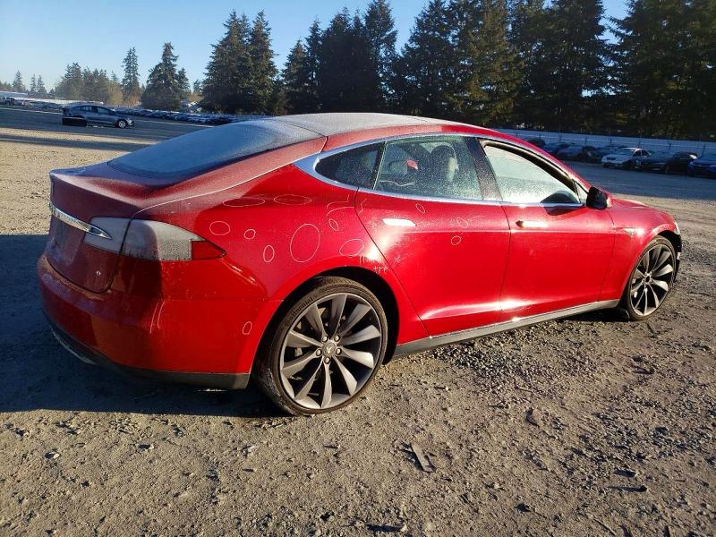 46210456 :رقم المزاد ، 5YJSA1E18FF118157 vin ، 2015 Tesla Model S مزاد بيع
