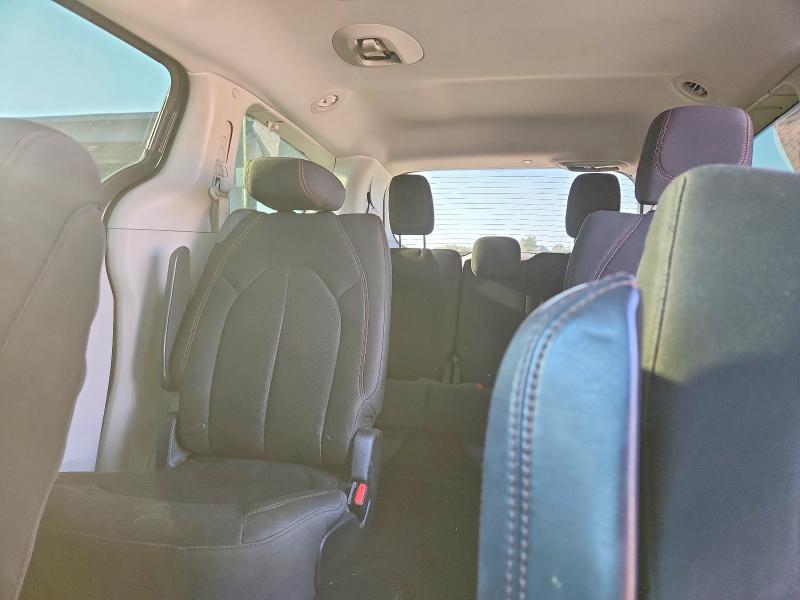 47798316 :رقم المزاد ، 2C4RC1CG4HR553720 vin ، 2017 Chrysler Pacifica مزاد بيع