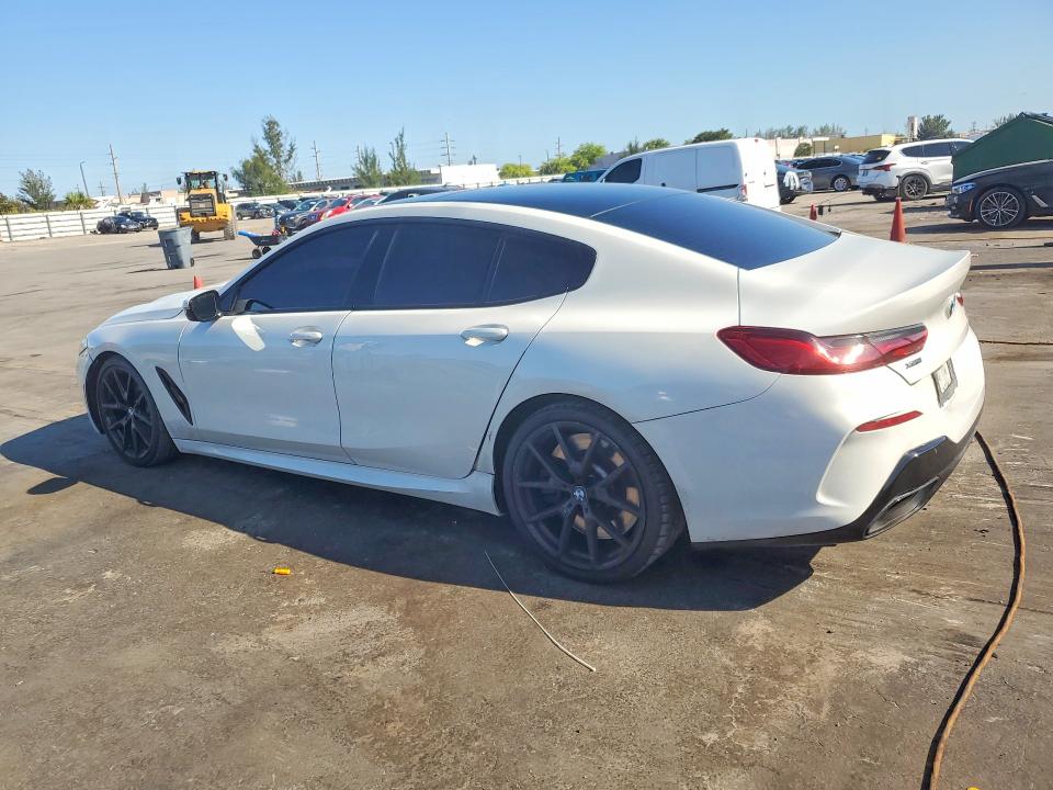 46842246 :رقم المزاد ، WBAGV8C01NCJ74706 vin ، 2022 Bmw M850xi مزاد بيع