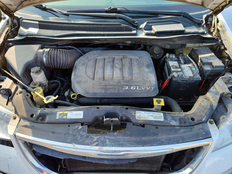 41905506 :رقم المزاد ، 2C4RC1CG7FR725882 vin ، 2015 Chrysler Town & Country مزاد بيع