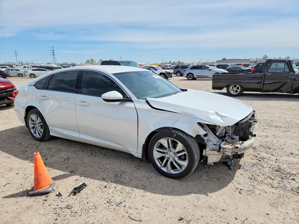 46265386 :رقم المزاد ، 1HGCV1F18JA111011 vin ، 2018 Honda Accord مزاد بيع