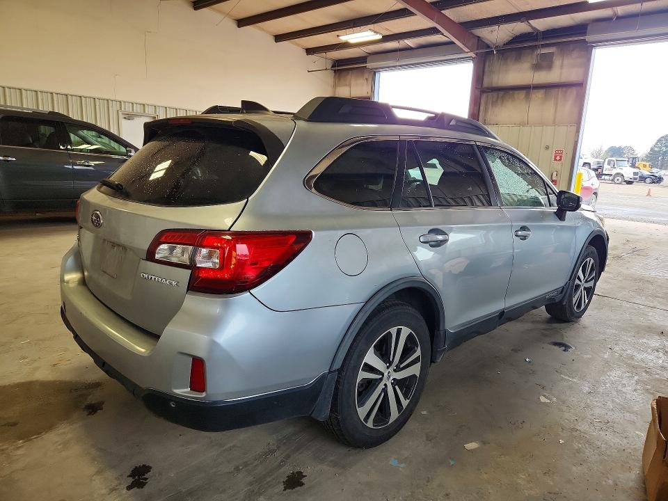 2018 Subaru Outback მანქანა იყიდება აუქციონზე, vin: 4S4BSANC3J3313809, აუქციონის ნომერი: 47363566