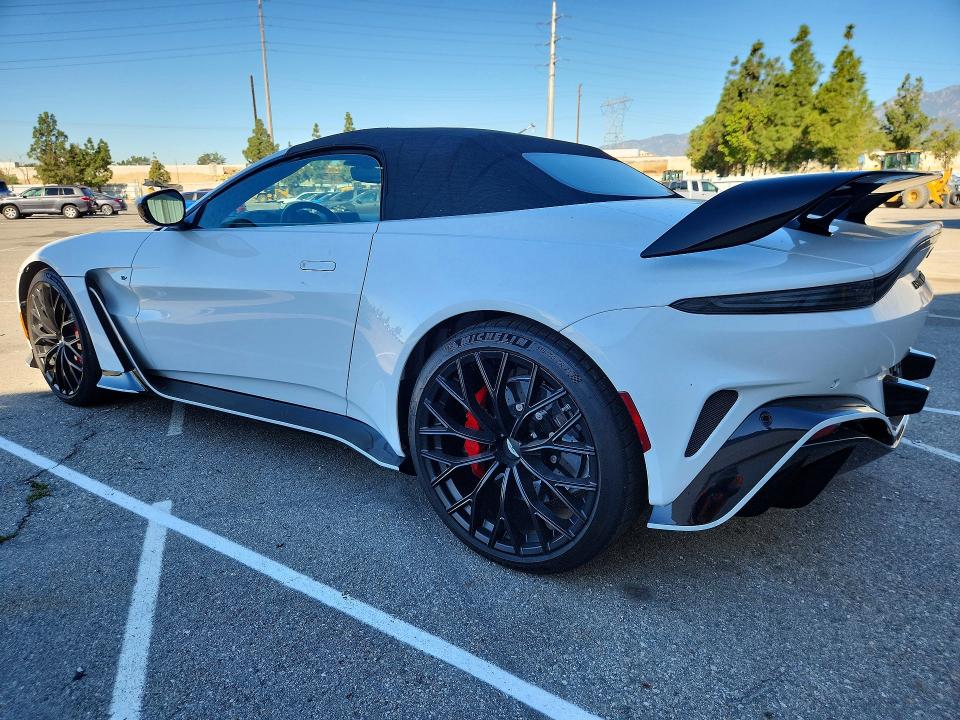 Продаж на аукціоні авто 2023 Aston Martin Vantage, vin: SCFSMGBV1PGP08114, номер лоту: 46199906