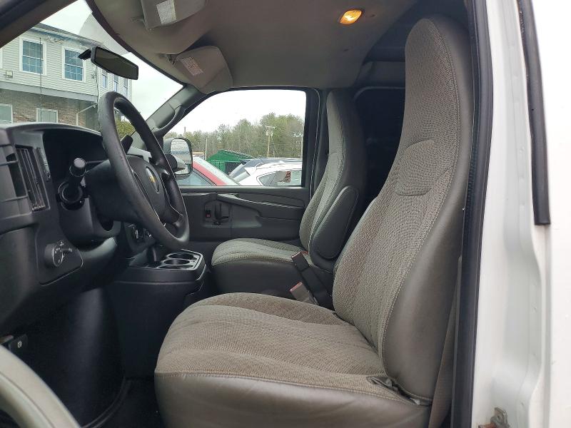 46351626 :رقم المزاد ، 1GCWGGCFXF1234633 vin ، 2015 Chev Express G2500 مزاد بيع