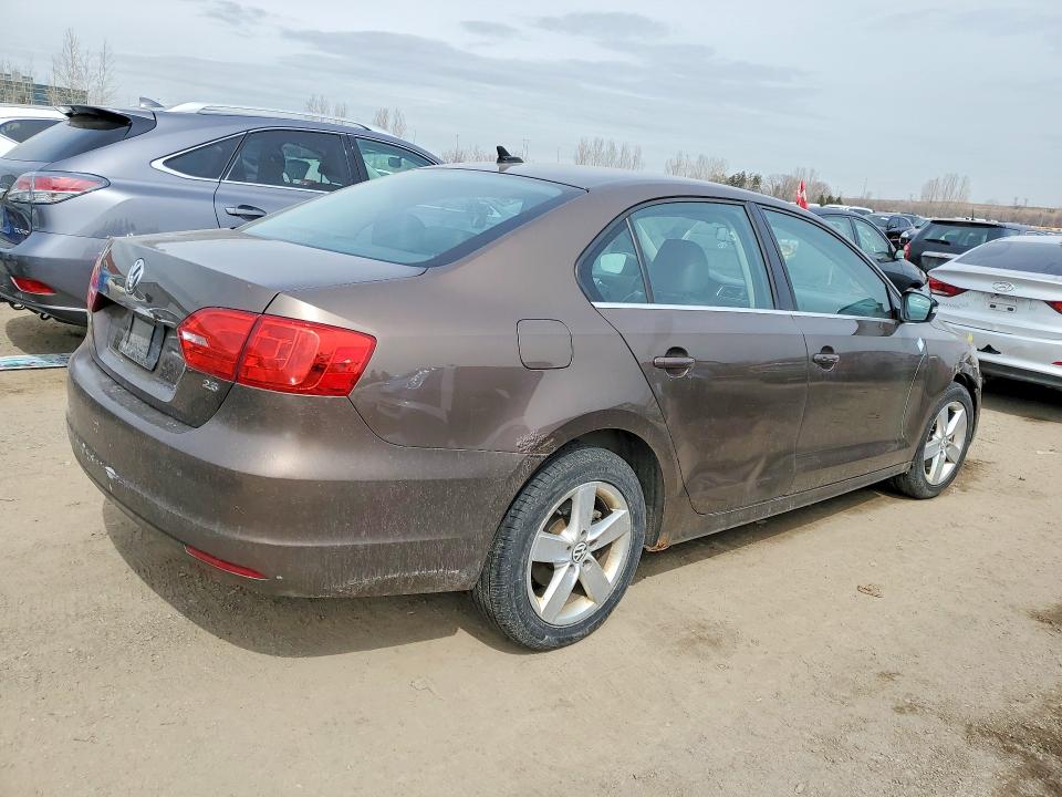 47497636 :رقم المزاد ، 3VWLX7AJ5BM045960 vin ، 2011 Volkswagen Jetta مزاد بيع