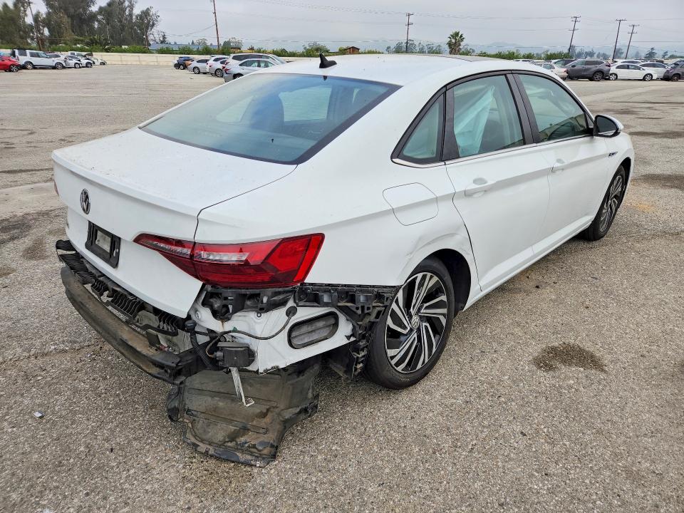 47062156 :رقم المزاد ، 3VWG57BU3MM004617 vin ، 2021 Volkswagen Jetta مزاد بيع
