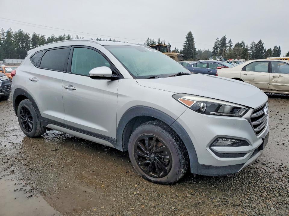 41644216 :رقم المزاد ، KM8J3CA25HU273271 vin ، 2017 Hyundai Tucson مزاد بيع