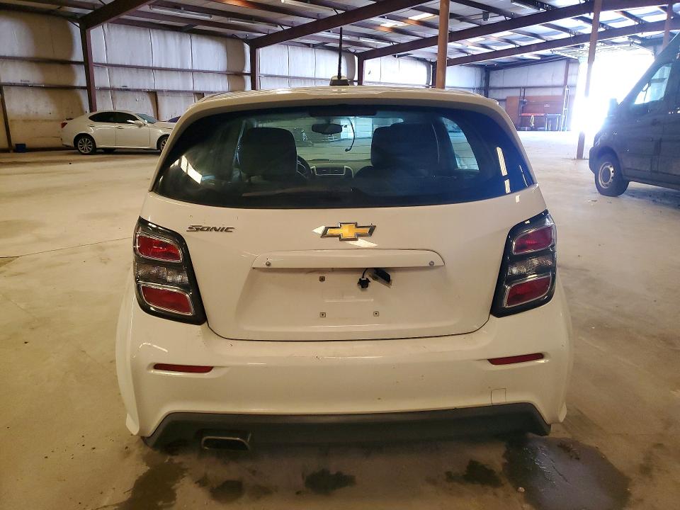 49012326 :رقم المزاد ، 1G1JG6SB1L4106397 vin ، 2020 Chev Sonic مزاد بيع
