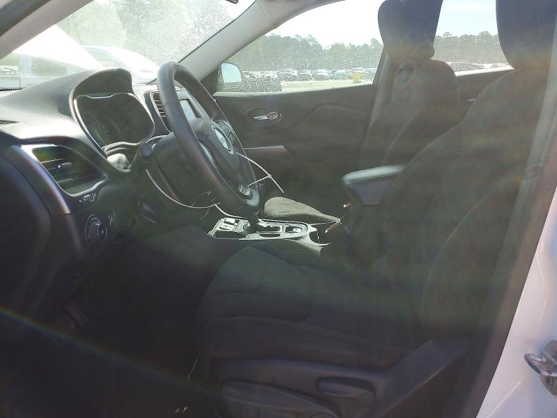 45865496 :رقم المزاد ، 1C4PJLCB1KD416841 vin ، 2019 Jeep Cherokee مزاد بيع