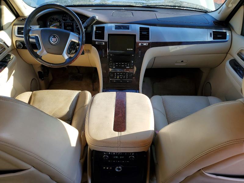 2008 Cadillac Escalade მანქანა იყიდება აუქციონზე, vin: 1GYFK66868R241549, აუქციონის ნომერი: 79727545