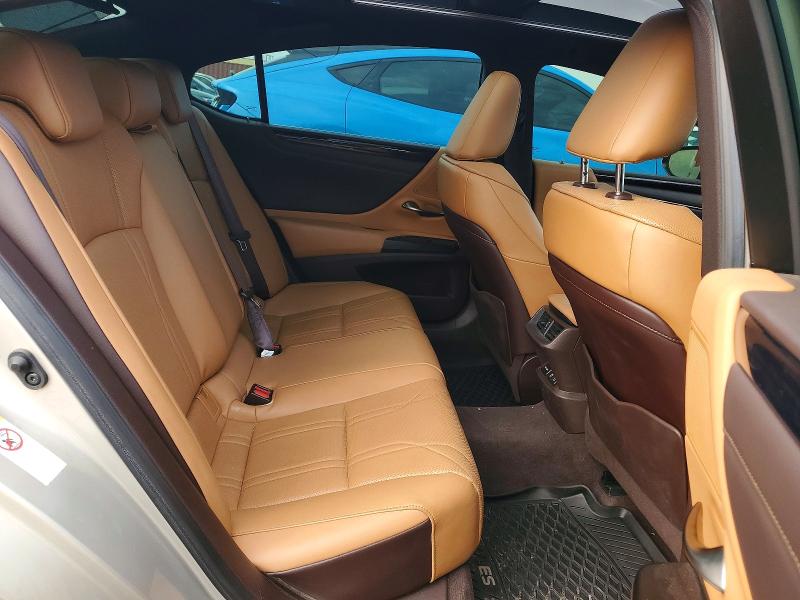77296195 :رقم المزاد ، 58ABZ1B15KU014440 vin ، 2019 Lexus Es مزاد بيع