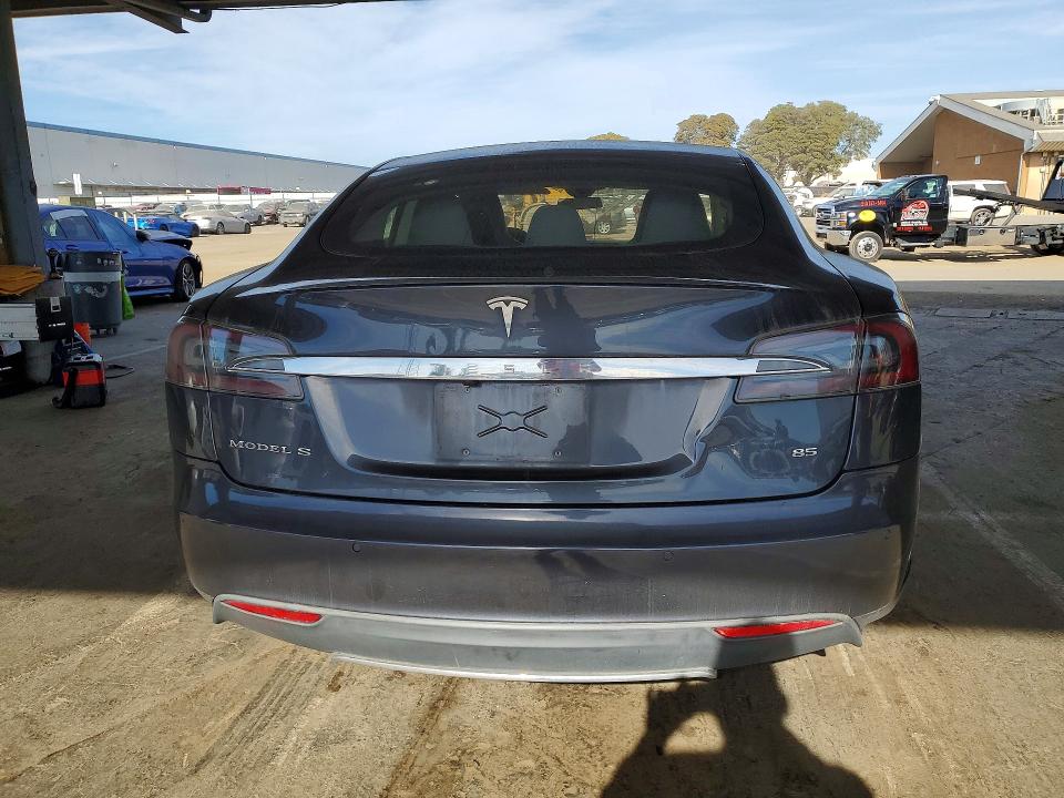 41760316 :رقم المزاد ، 5YJSA1H17EFP61285 vin ، 2014 Tesla Model S مزاد بيع