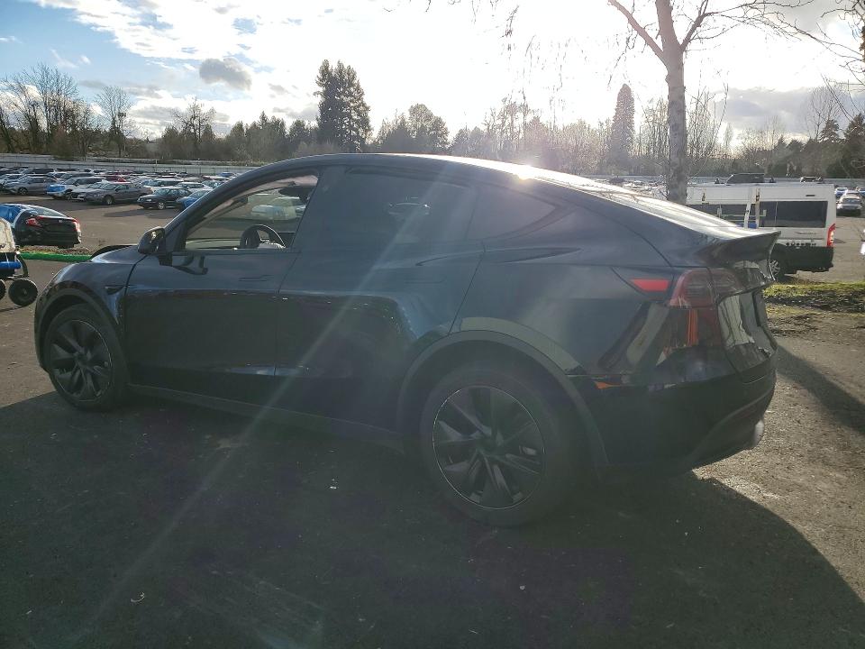 2025 Tesla Model Y მანქანა იყიდება აუქციონზე, vin: 7SAYGAEE8SF243801, აუქციონის ნომერი: 41788056
