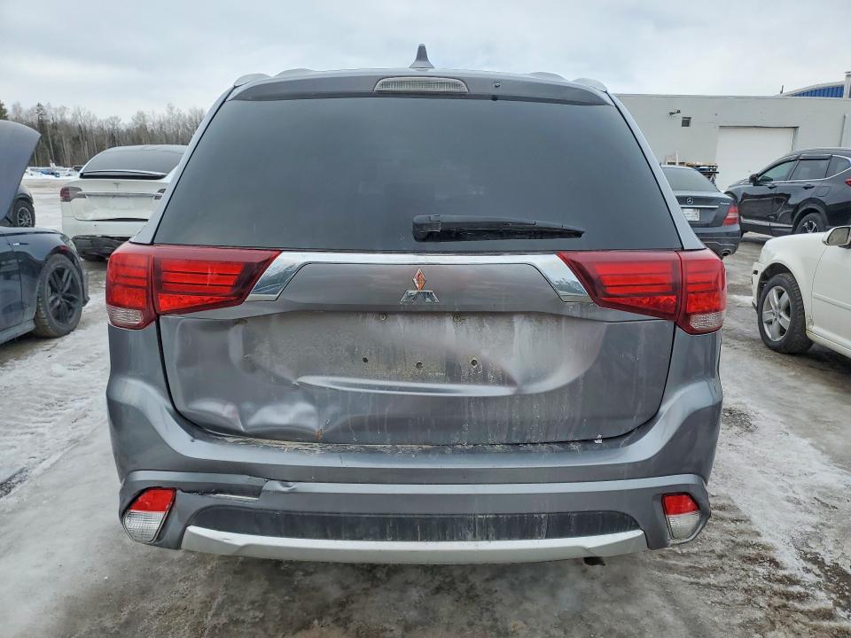 79815915 :رقم المزاد ، JA4J24A55JZ620866 vin ، 2018 Mitsubishi Outlander مزاد بيع