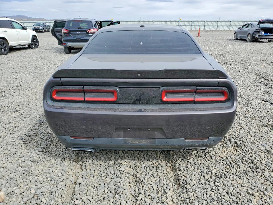 2015 Dodge Challenger მანქანა იყიდება აუქციონზე, vin: 2C3CDZAT8FH924211, აუქციონის ნომერი: 48090166