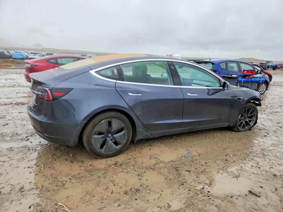 2018 Tesla Model 3 მანქანა იყიდება აუქციონზე, vin: 5YJ3E1EB1JF128572, აუქციონის ნომერი: 79587785