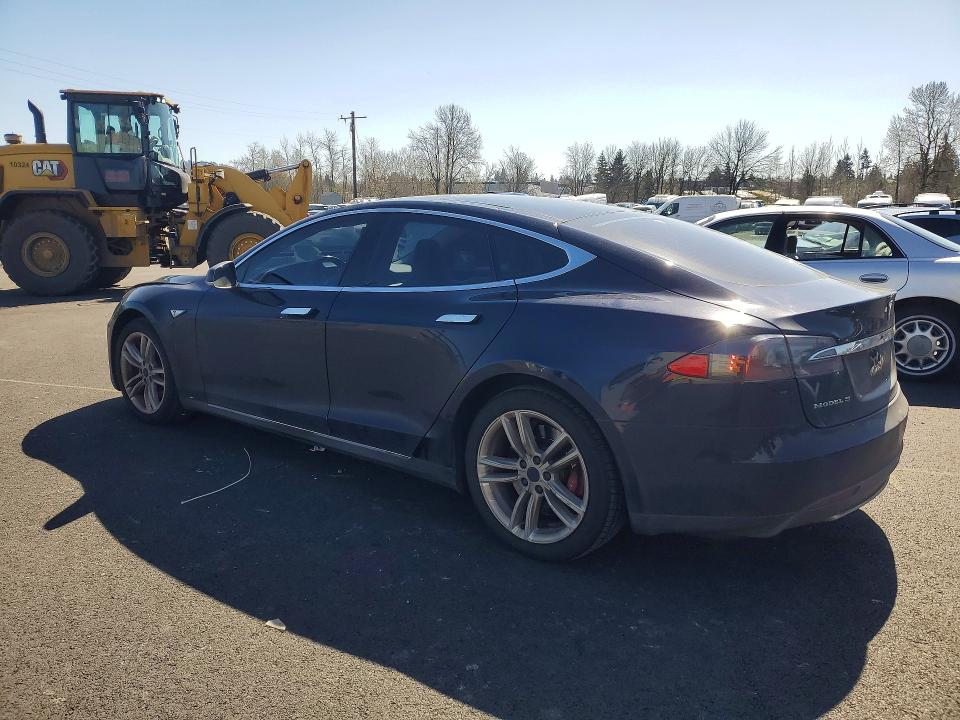 Продажа на аукционе авто 2014 Tesla Model S, vin: 5YJSA1S13EFP51202, номер лота: 47623156