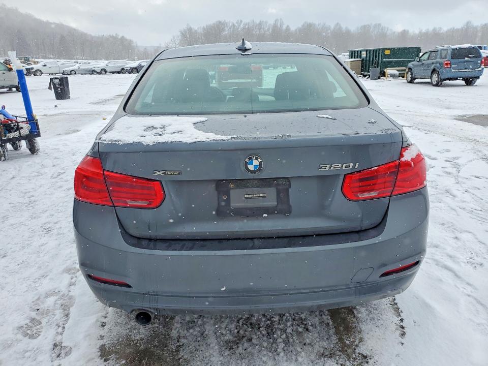 2017 Bmw 320 მანქანა იყიდება აუქციონზე, vin: WBA8E5G35HNU43354, აუქციონის ნომერი: 46354916