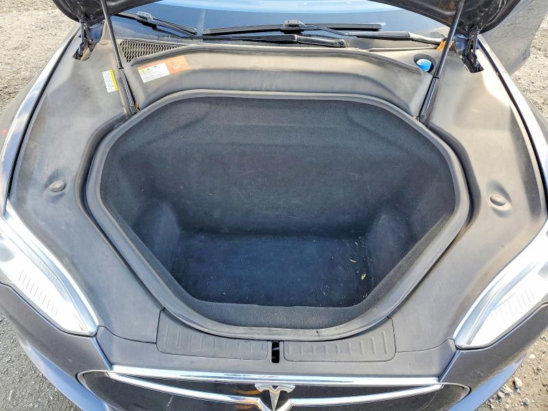 41607356 :رقم المزاد ، 5YJSA1E21GF130063 vin ، 2016 Tesla Model S مزاد بيع