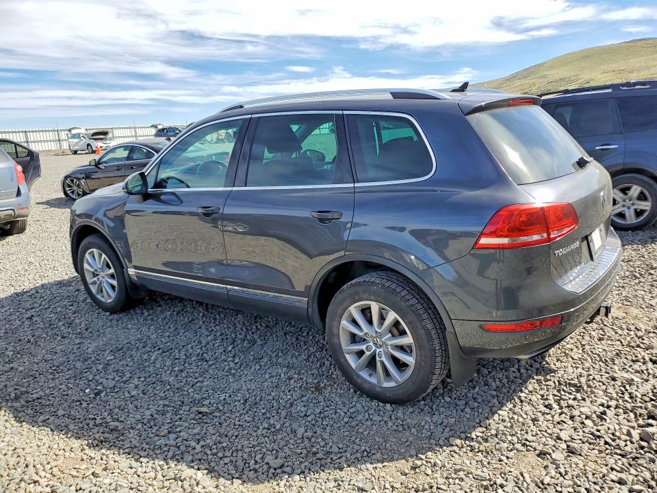 46917066 :رقم المزاد ، WVGEF9BP2ED010687 vin ، 2014 Volkswagen Touareg مزاد بيع