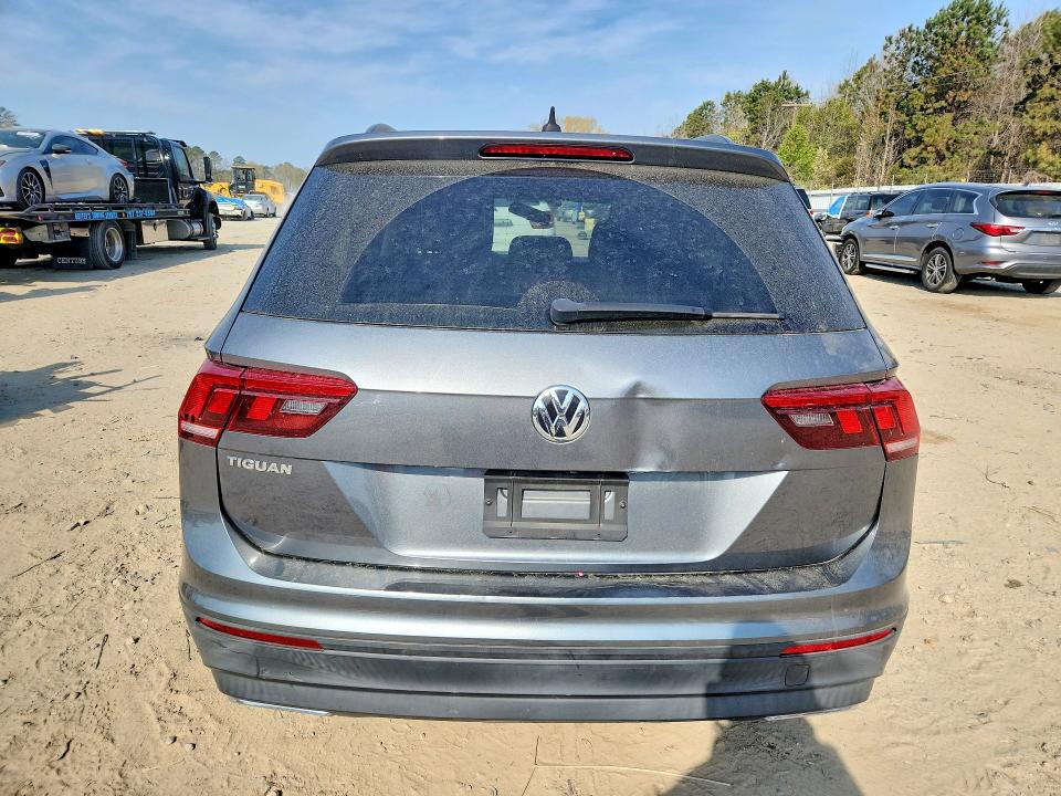 Продажа на аукционе авто 2020 Volkswagen Tiguan, vin: 3VV1B7AX6LM103056, номер лота: 47346476