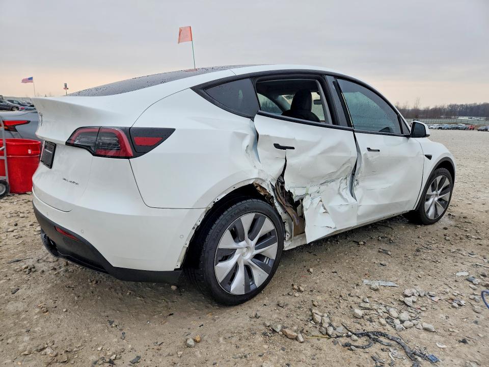 Auction sale of the 2022 Tesla Model Y, vin: 7SAYGDEEXNF354534, lot number: 47296396