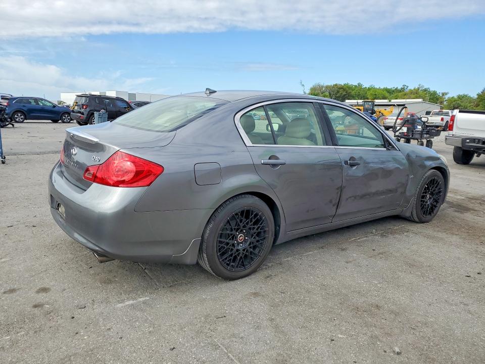 46358916 :رقم المزاد ، JN1CV6AP1FM501951 vin ، 2015 Infiniti Q40 مزاد بيع