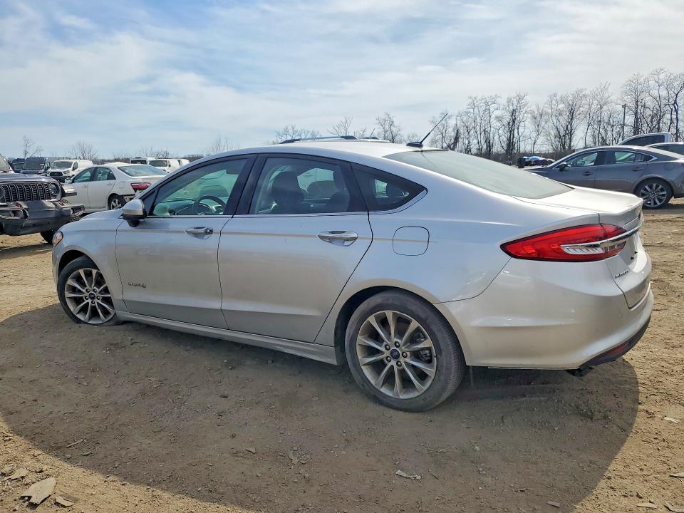 46771376 :رقم المزاد ، 3FA6P0LU3HR285363 vin ، 2017 Ford Fusion مزاد بيع