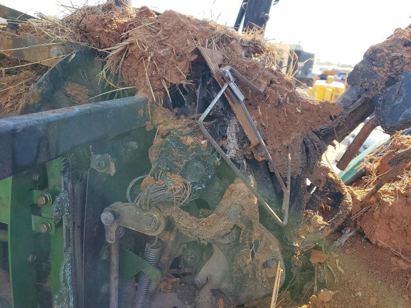 45842226 :رقم المزاد ، 1P06115DTAH020395 vin ، 2010 John Deere 6115d مزاد بيع