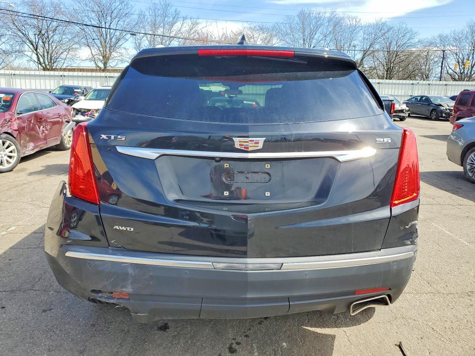 46559706 :رقم المزاد ، 1GYKNDRS2HZ312330 vin ، 2017 Cadillac Xt5 مزاد بيع