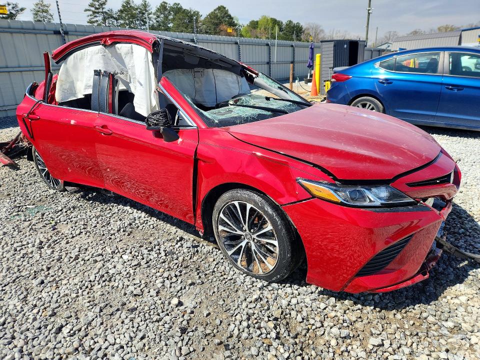 46309486 :رقم المزاد ، 4T1G11AK2LU383255 vin ، 2020 Toyota Camry مزاد بيع