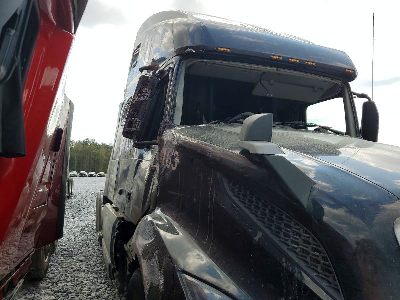 47575016 :رقم المزاد ، 4V4NC9EG0MN271743 vin ، 2021 Volvo Vnl مزاد بيع
