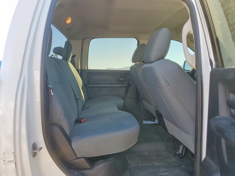 41586176 :رقم المزاد ، 3C6TR5H29FG557605 vin ، 2015 Ram 2500 مزاد بيع
