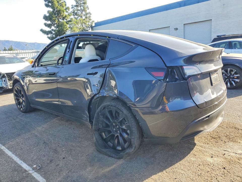 Продажа на аукционе авто 2025 Tesla Model Y, vin: 7SAYGDED4SA377758, номер лота: 45999926