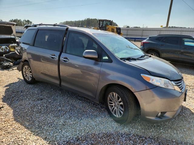 Auction sale of the 2017 Toyota Sienna, vin: 5TDYZ3DC7HS838839, lot number: 46855036