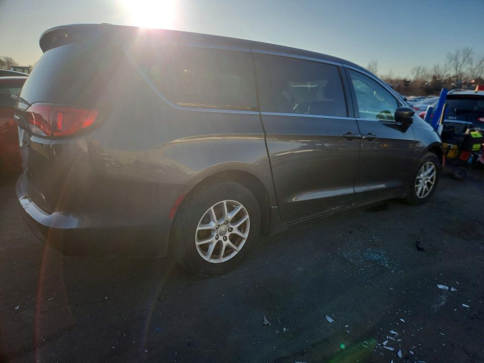 2017 Chrysler Pacifica მანქანა იყიდება აუქციონზე, vin: 2C4RC1CGXHR565967, აუქციონის ნომერი: 45986186