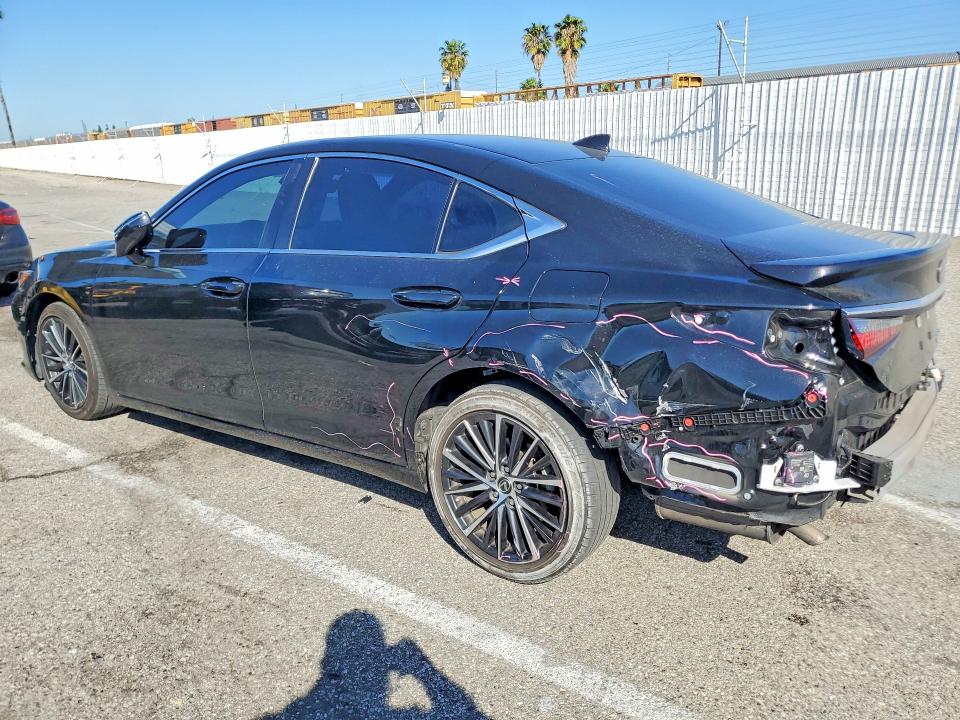 41966806 :رقم المزاد ، 58ADA1C11PU032472 vin ، 2023 Lexus Es 300h مزاد بيع