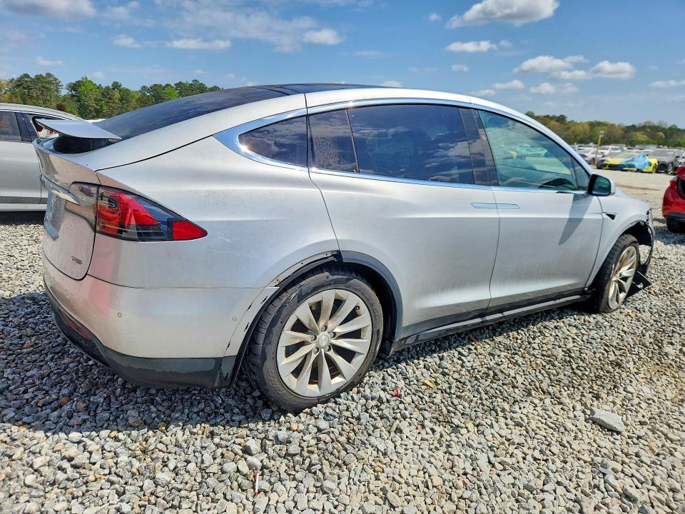 Продажа на аукционе авто 2018 Tesla Model X, vin: 5YJXCDE22JF087670, номер лота: 47626516