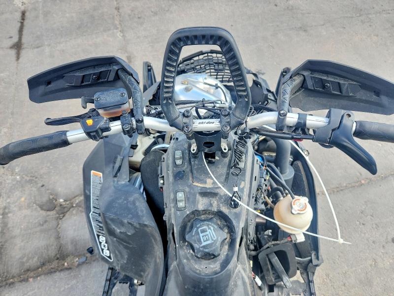 79783935 :رقم المزاد ، 2BPSCFHC7HV000376 vin ، 2017 Ski-doo Summit Sp Etech 850 مزاد بيع