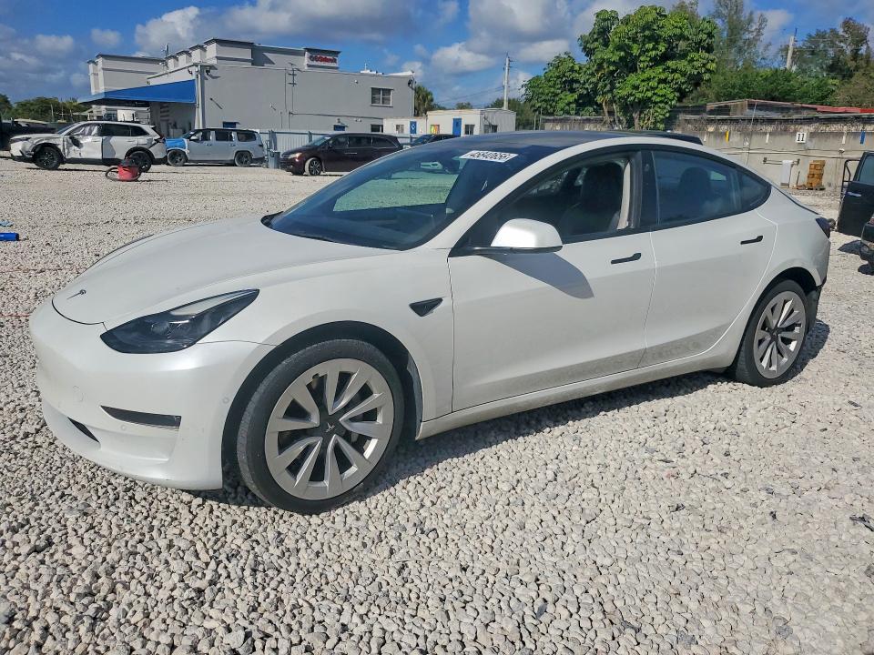 45840656 :رقم المزاد ، 5YJ3E1EBXNF123411 vin ، 2022 Tesla Model 3 مزاد بيع