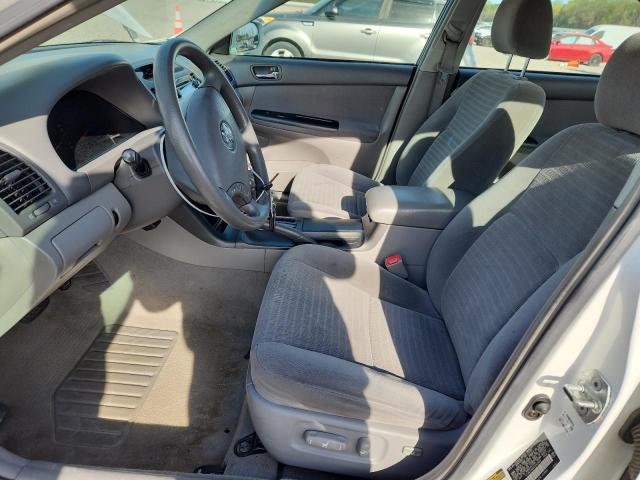 46738176 :رقم المزاد ، 4T1BE30K85U542858 vin ، 2005 Toyota Camry مزاد بيع