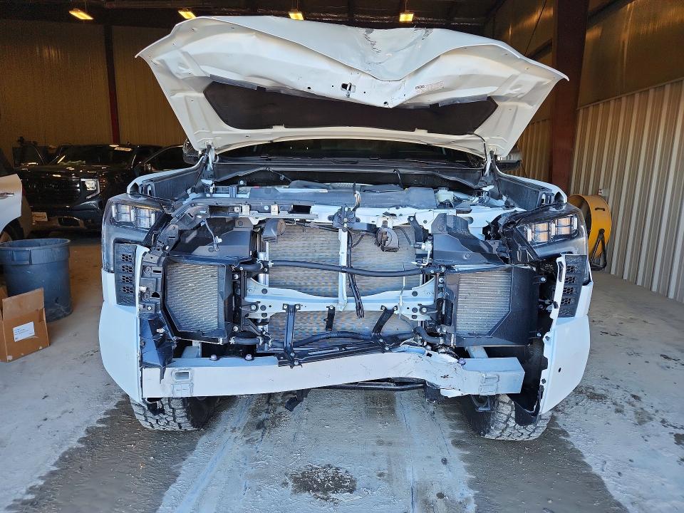 Продаж на аукціоні авто 2025 Toyota Tundra, vin: 5TFMA5DB0SX261419, номер лоту: 41968586