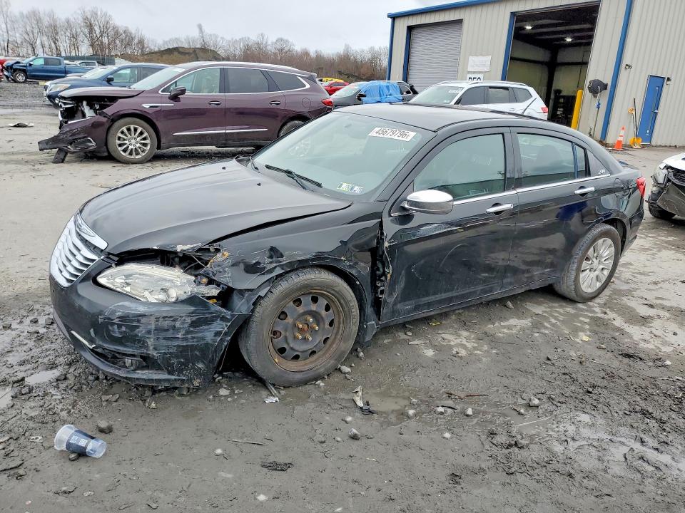 45679796 :رقم المزاد ، 1C3CCBCG3DN738557 vin ، 2013 Chrysler 200 مزاد بيع