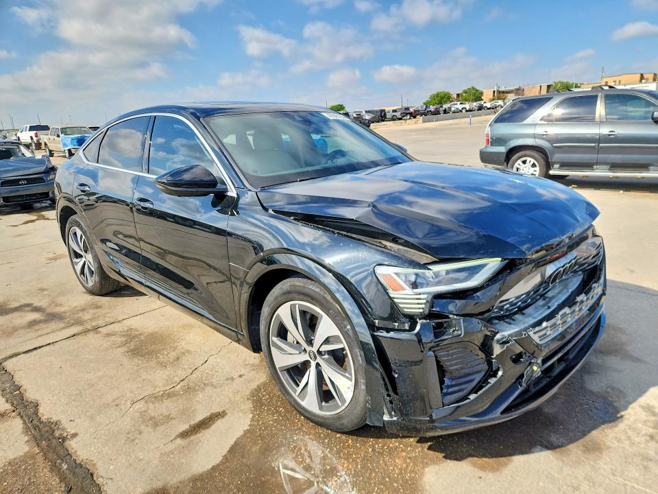 Продаж на аукціоні авто 2024 Audi Q8 E-tron, vin: WA1CAAGE7RB005967, номер лоту: 47945126