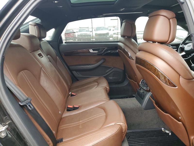 79644945 :رقم المزاد ، WAU32AFD7FN040933 vin ، 2015 Audi A8 مزاد بيع