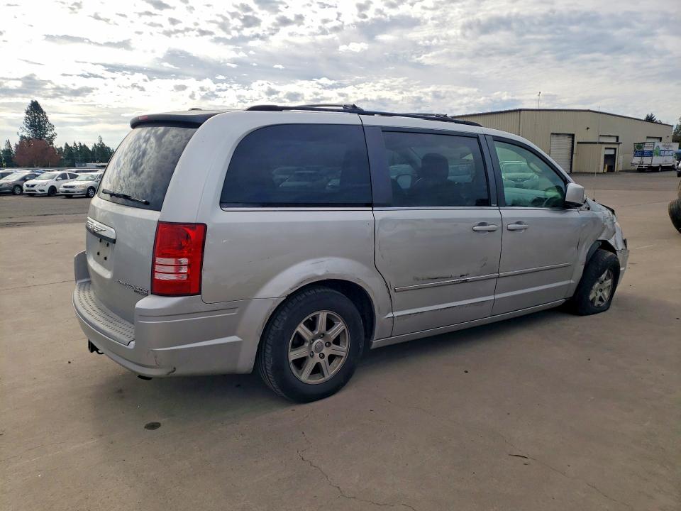 2010 Chrysler Town & Country მანქანა იყიდება აუქციონზე, vin: 2A4RR5D14AR304477, აუქციონის ნომერი: 46902776