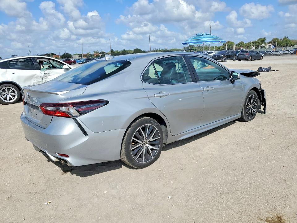 Aukcja sprzedaży 2021 Toyota Camry, vin: 4T1G11AK2MU451362, numer aukcji: 41981896